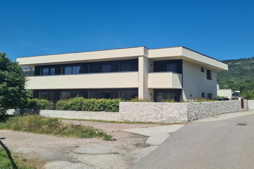 Appartamenti Moderni, Luminosi E Tranquilli Con Parcheggio Privato - Agritur La Tenuta Trento Luaran gambar