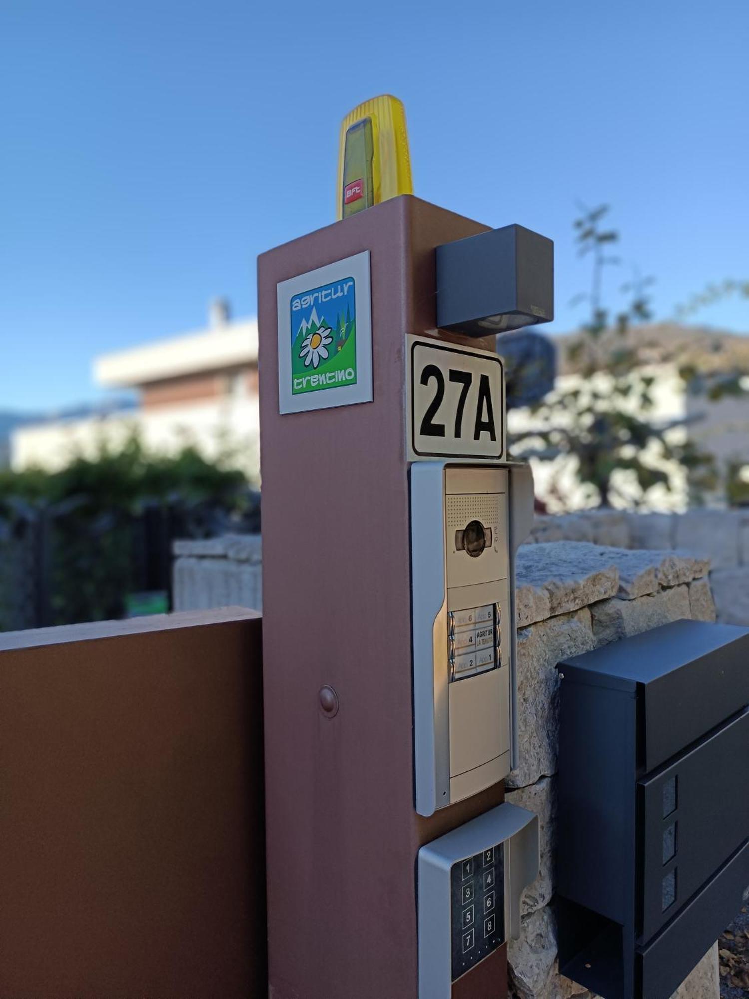 Appartamenti Moderni, Luminosi E Tranquilli Con Parcheggio Privato - Agritur La Tenuta Trento Luaran gambar